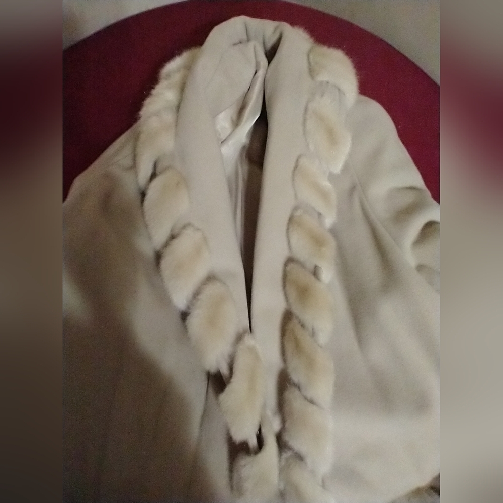 Albert Nipon Studios Elegant Vintage Beige Coat W… - image 6